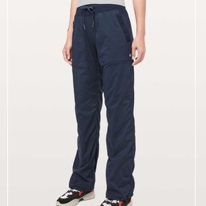 ✨ L U L U L E M O N - Dance Studio Pants Lined